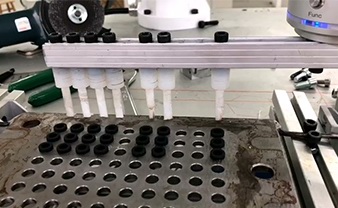 硫化機上下料